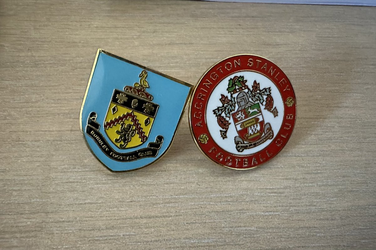 @Coxie84 @GolazzoCards @steelmenpins @N5N7Badges @DiegoBadges @pinzandstripes @boleynbadges @scoapinsbadges I decided to start collecting pins from grounds I go to from this year onwards. Wish I’d of done it sooner tbh, got 50+ I’ve been to!