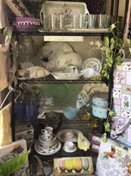 abeautifultable's tweet image. #Florida is a great place to go #antiquing, #thrifting, and hunting for #treasures at #yardsales. The #retired population is often #downsizing, &amp;amp; can share their  collections with the next #generation!
 
A Beautiful Table at Ruby's   W Th F   11~5
114 Thompson Circle #Tallahassee
