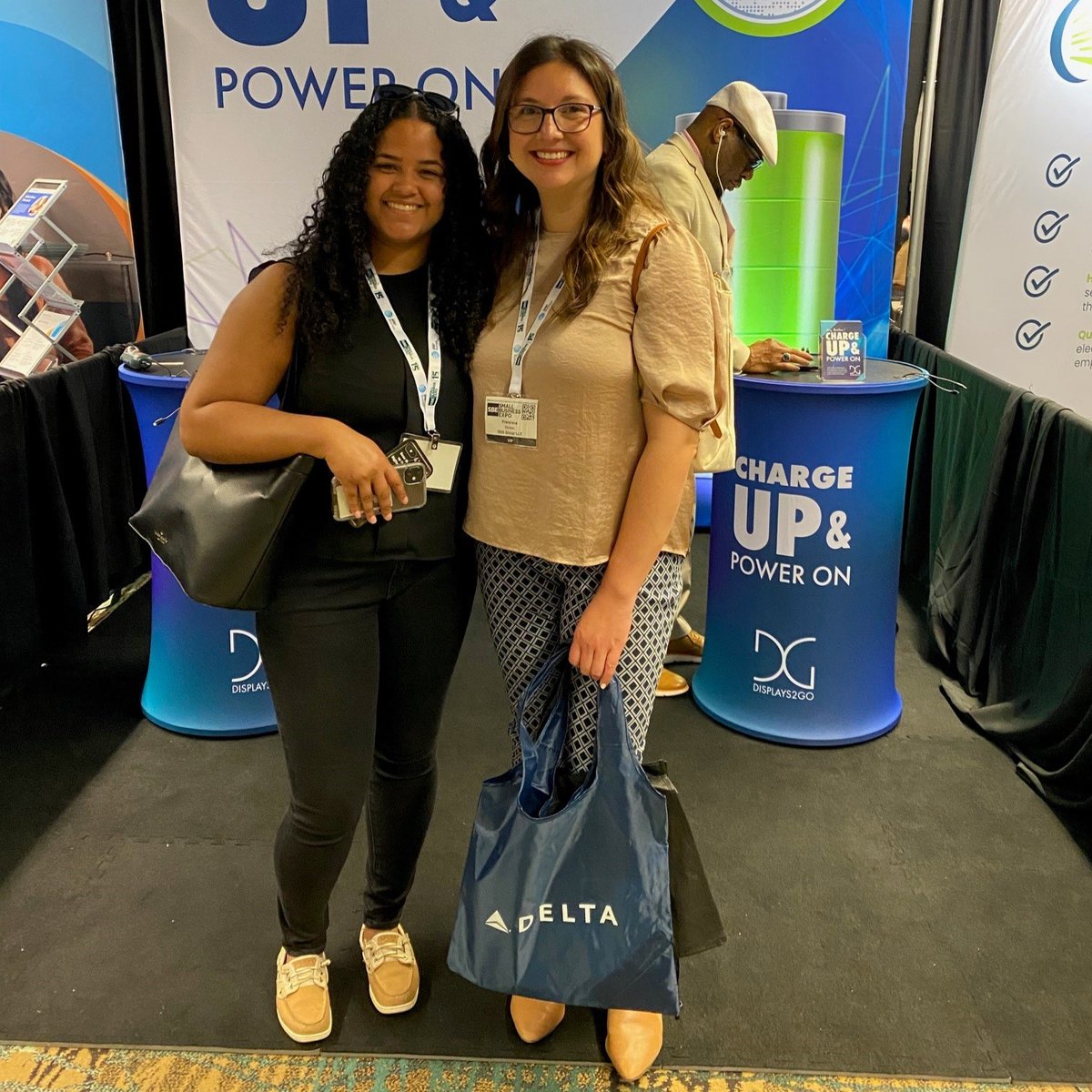 Displays2goUS's tweet photo. Attending the Small Business Expo in Boston was an incredible experience for the Displays2go team! Being a part of the small business community is something truly special, and we feel so grateful to be a part of it.
#Displays2go #SmallBusinessExpo #Boston #Entrepreneurship https://t.co/RDNGxN4KhI
