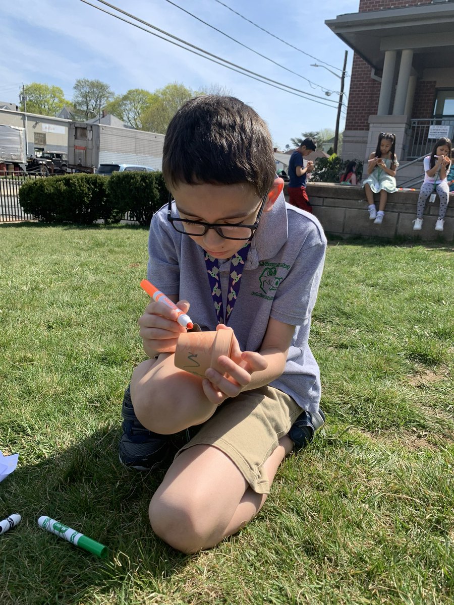 frps_Greene's tweet photo. Look at our @frps_Greene 2nd grade environmentalists planting flowers for #EarthDay2023! Great work @Aamaral_14 and Ms. Brennan! #teamworkmakesGreenework @FRPSsupt https://t.co/jcTm8uG2BM