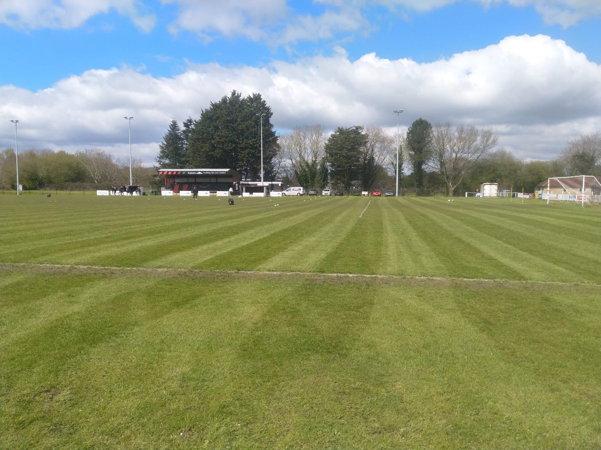 DevReservesFC's tweet photo. Pitch looking great ready for our Reserves home to Pewsey today, top work from our chairman as always ☀️🔴⚪️ https://t.co/Agym9IbPp2