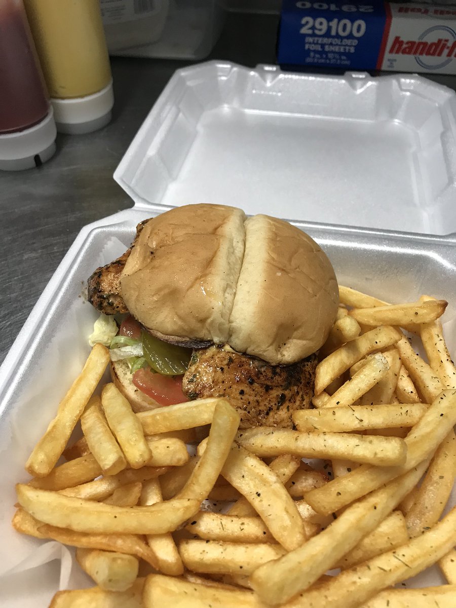 Fancy5Kitchen's tweet image. Fancy 5 Grilled Chicken Sandwich