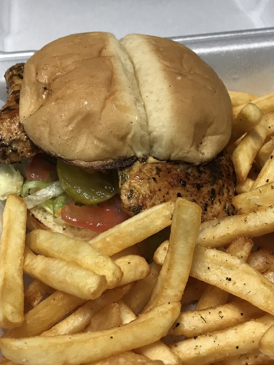 Fancy5Kitchen's tweet image. Fancy 5 Grilled Chicken Sandwich