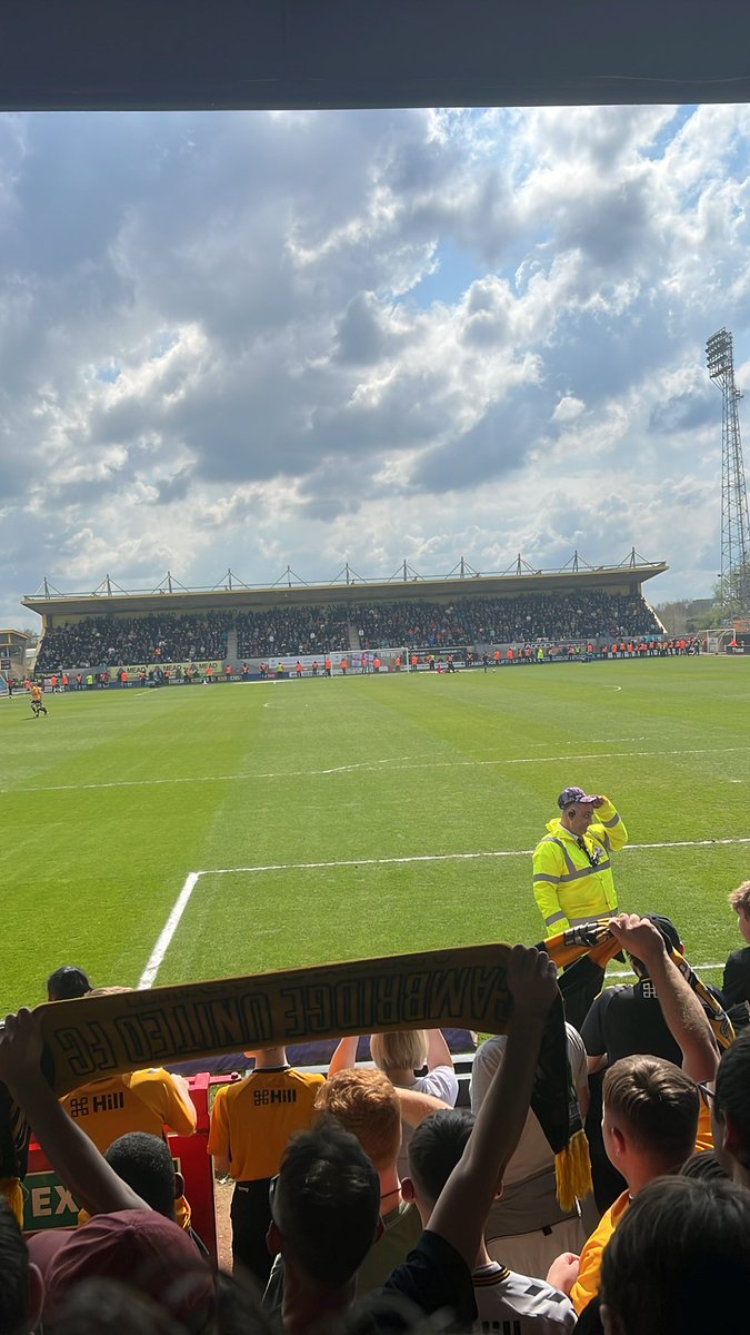 2-0 up!!!! No noise from the blues…