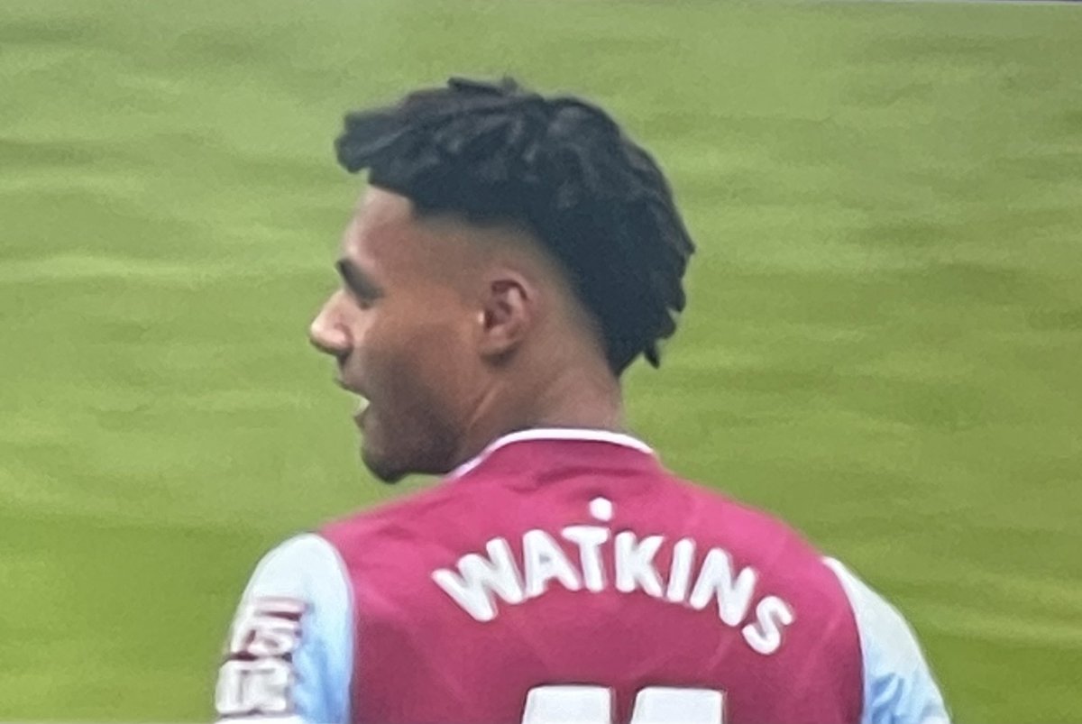 NiciLucas's tweet photo. @itsgloomanddoom @piperspub @Argyle @NUFC @fckoeln Happy Birthday! @itsgloomanddoom 😘 #AVL #AVLNEW @AVFCOfficial ⚽️♥️ @piperspub ☘️ https://t.co/5CC4snrsBL