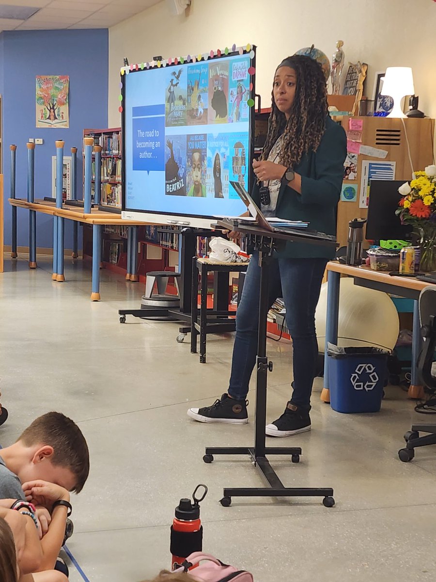 All the Books w/Mrs. Schneider📚🌻 tweet media