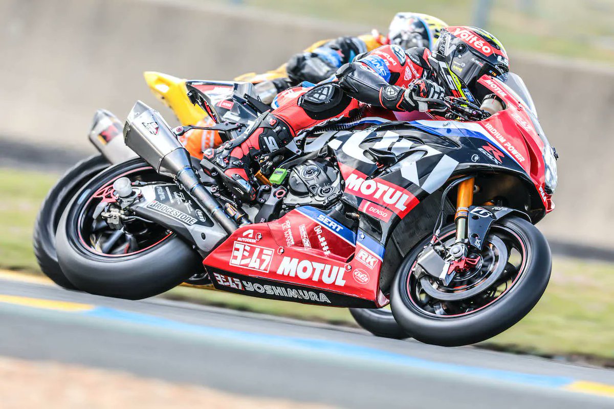 DRAMA AT TURN ONE

Contact between pole sitter Gregg Black and reigning champion Josh Hook caused Black's Suzuki to crash dramatically through the gravel

With a big repair job needed, it's going to be a long 24 hours for the defending winners...

📸 FIM EWC

#EWC #24HMotos