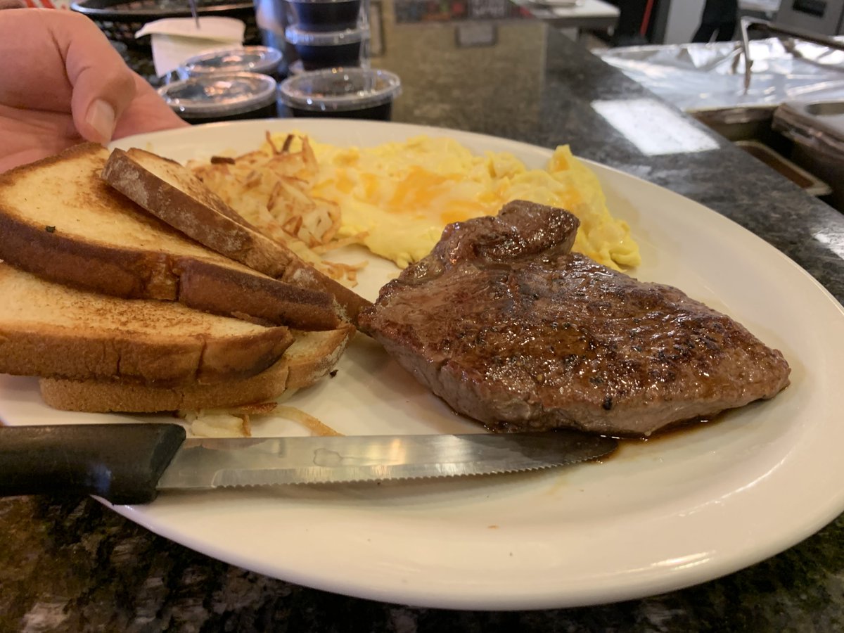BrownHouseCafe1's tweet photo. Hey baby... come here often? 😍 https://t.co/Mf2bcvIx8c
