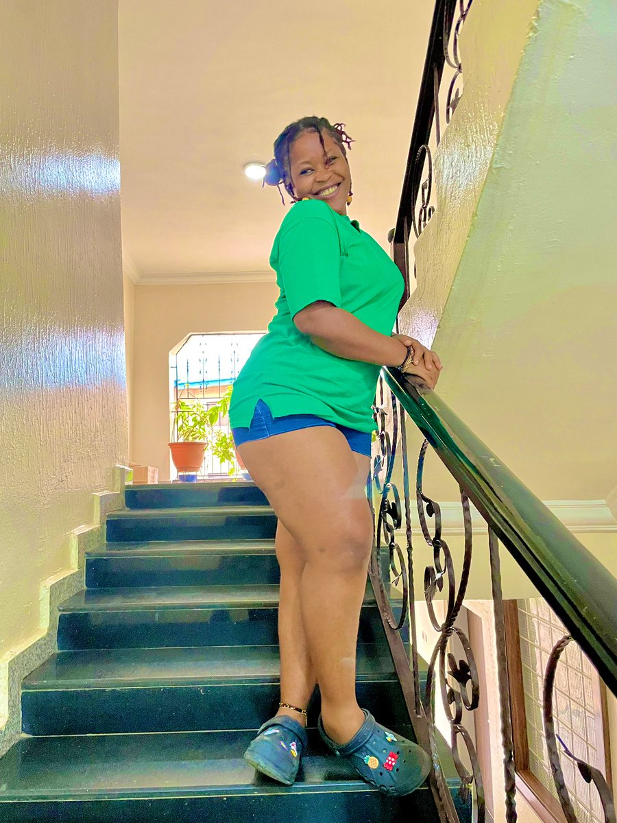 thatweedbhee-on-twitter-others-dey-chop-breakfast-me-i-dey-smoke