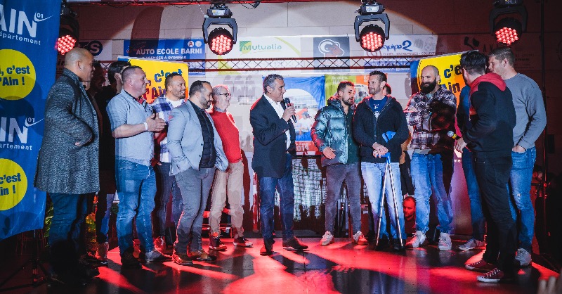 OyonnaxRugby's tweet photo. Plusieurs de Champions de 🇫🇷 de @rugbyprod2 en 2013 étaient présents au 𝘀𝘁𝗮𝗱𝗲 𝗖𝗵𝗮𝗿𝗹𝗲𝘀-𝗠𝗮𝘁𝗵𝗼𝗻 à l'occasion du 𝗠𝗮𝘁𝗰𝗵 𝗱𝗲𝘀 𝟭𝟬 𝗮𝗻𝘀 ⤵