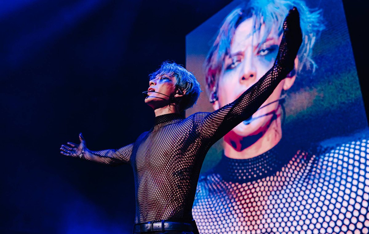 m4ngelixz1's tweet photo. #JACKSONWANG
Debutó en #Kpop con @GOT7 y ahora con su sello @teamwangofcl crea un nuevo mundo como solista también!
En 2022 se presentó en @coachella en @88rising y regresa como 1er performer de origen Chino en ser Liner!
Abr 16-6:45 pm- #SAHARASTAGE
https://t.co/2iFt5QJgEt https://t.co/BsIQsrLOJ3