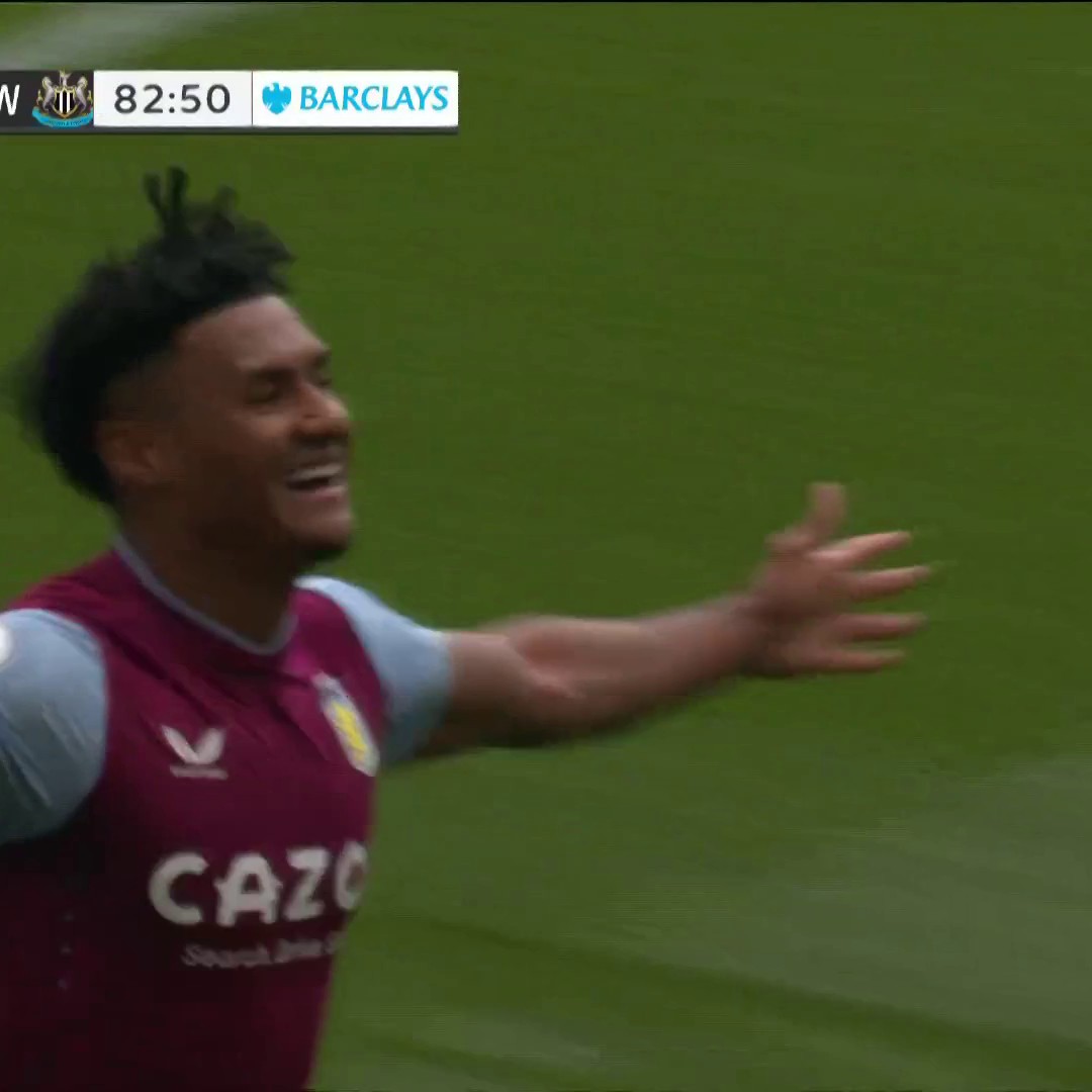 England manager Gareth Southgate looks on as Ollie Watkins scores his 14th of the season! 👀

📺: @USANetwork | #AVLNEW”
