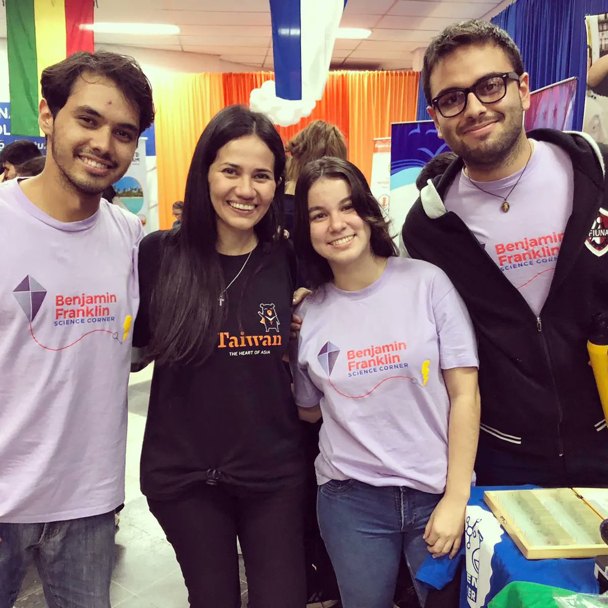 Aso_Taiwan's tweet image. Estuvimos con la @TW_Paraguay en la sexta edición de la Feria #MOBE de la @fpuna 🇹🇼🎓🤩

Gracias a todos por visitarnos para conocer las oportunidades de #becas ofrecidas por #Taiwán. ❤
 
Agradecemos también por este espacio que hace posible cumplir sueños. 🥰🧳🌏