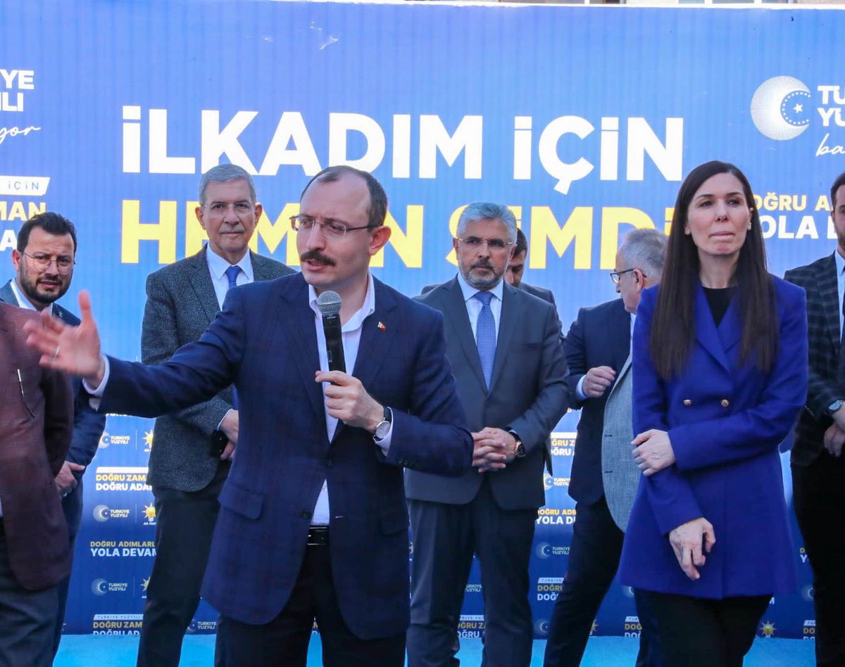 Teşkilatımız ve adaylarımızla birlik-beraberlik içerisinde Samsunumuzun her bir köşesine gidiyor vatandaşlarımızla bir araya geliyoruz.

İlkadım İlçemizde Seçim Koordinasyon Merkezimizin açılışını yaptık.

Hayırlı olsun..