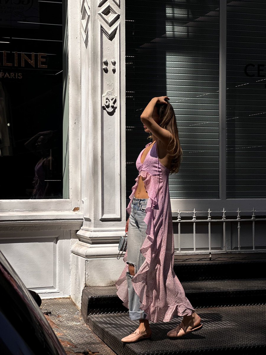 karolinageits's tweet image. wearing my new top in pink @revolve

#springtop #springstyle #springoutfit #fashion #ootd #outfitoftheday #style #revolve