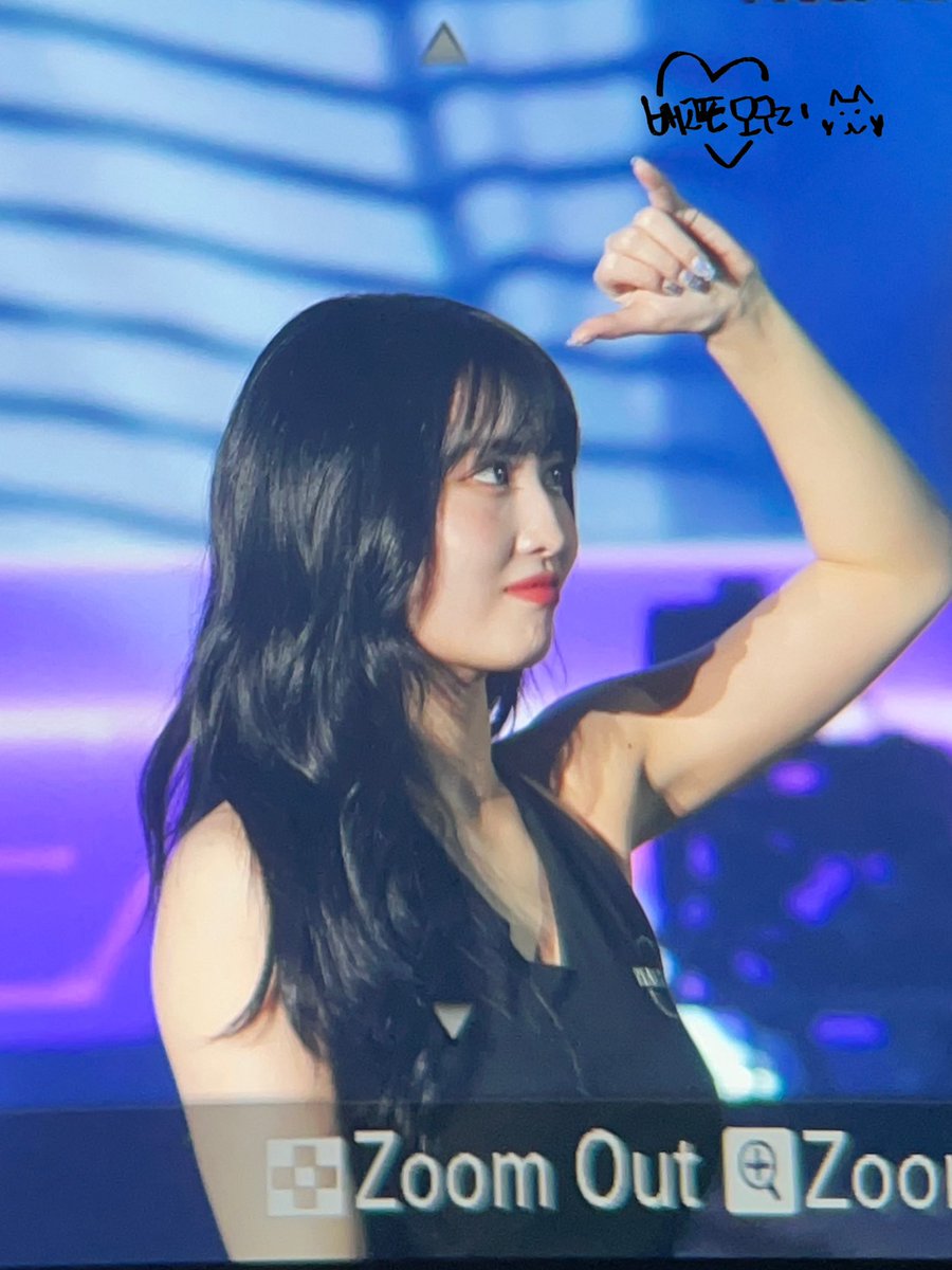 hungryracoon64's tweet photo. 230415 
#모모 프리뷰
READY TO BE 
멋지다 💙

#TWICE #트와이스 #READYTOBE
#TWICE_5TH_WORLD_TOUR
#모모 #MOMO #モモ　@JYPETWICE https://t.co/C8wKmBNqL7