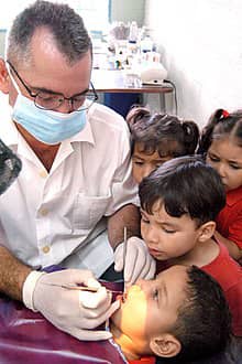 La vocación internacionalista de la Revolución Cubana y Bolivariana, presente en la Misión Barrio Adentro. #20AniversarioBarrioAdentro #CubaPorLaVida 
#CubaCoopera <a href="/cubacooperaven/">Brigada Médica Cubana en Venezuela</a> <a href="/MINSAPCuba/">Ministerio de Salud Pública de Cuba</a> 
<a href="/YanetAuroraCab1/">Yanet Aurora Caballero</a> <a href="/MaraIsa44366827/">María Isabel</a> <a href="/ManuelBarzagaT3/">Manuel Barzaga Torres</a>