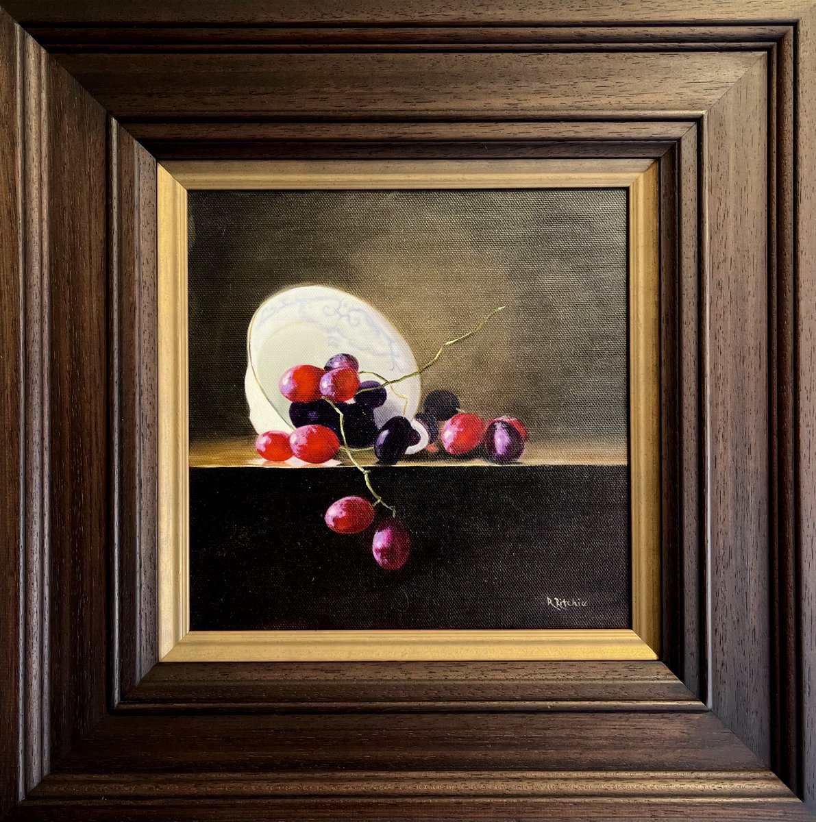 SignetArt's tweet photo. Today we are sharing with you this dainty still life which celebrates the subtle beauty of everyday life.
Inspired by the Dutch masters, @rebeccaritchie uses many glazed layers and favors ‘Chiaroscuro’ lighting with bold contrasts between dark and light. #fineart #chirascuro #oil https://t.co/RlXVOxLhKh
