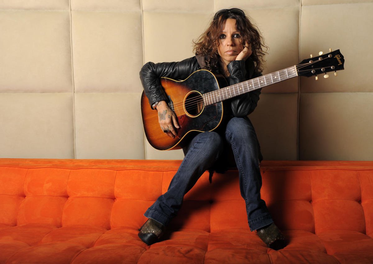 Happy Birthday to Linda Perry  Born in Springfield, MA on this day in 1965. 