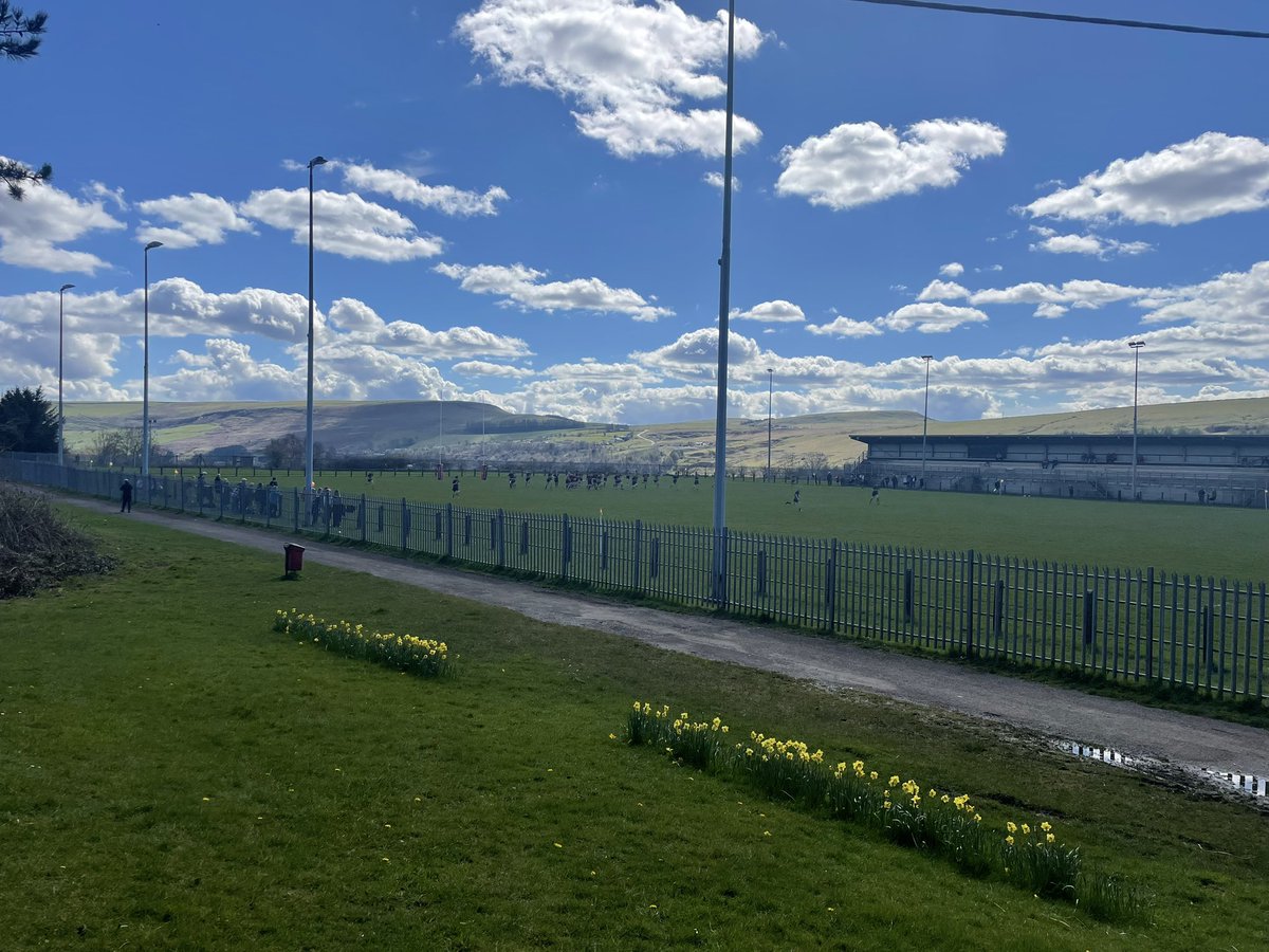 Lovely day for a game with of rugby 🔴⚫️🏉