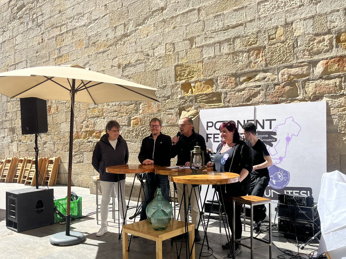 ercpaeria's tweet photo. ➡️ El paer en cap @MiquelPueyo ha assistit aquest matí a la inauguració de la V edició del #PonentFest, una fira d'economia social i transformadora, organitzada per @PonentCoopera. El lema central d'aquesta és la comunitat com a pilar principal d'economia social i solidària🔛. https://t.co/kF7cQsNw2Y
