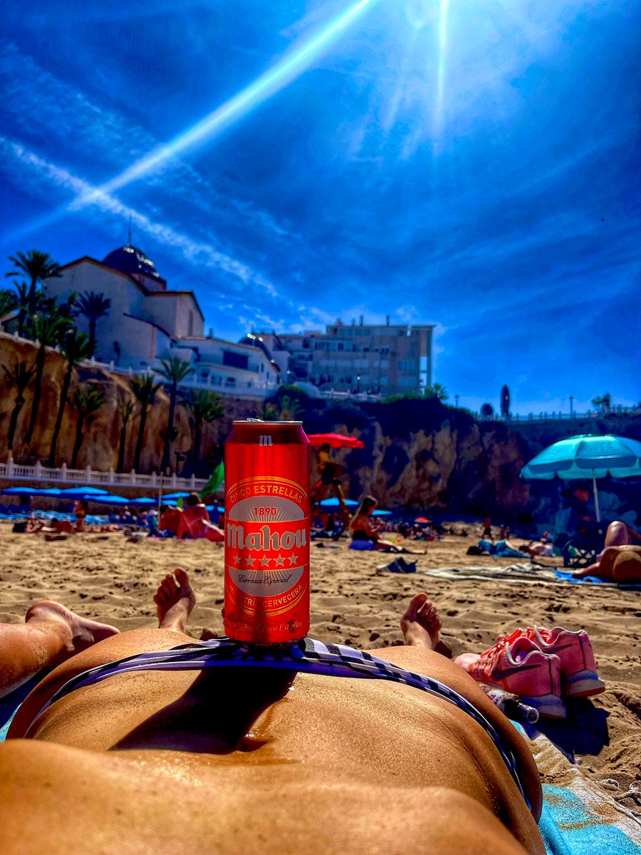 katiamartin86's tweet photo. Aquí ando, sufriendo 🤣🤣 #24grados #beer #sol https://t.co/WqWVwzEZtV