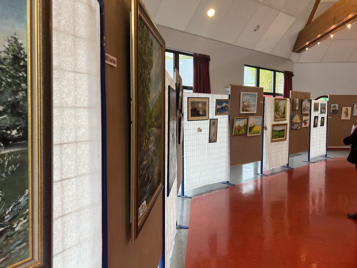 NaoualGuery's tweet photo. Moments mémorables et conviviaux au vernissage du salon de peinture ce week-end à. #Orival entourée de tant d'amis, artistes, élus et acteurs du monde associatif et culturel. Un grand bravo à l’organisation et à tous les participants, avec une mention spéciale à Bruno Surget! #peinture #salondepeinture #culture #art