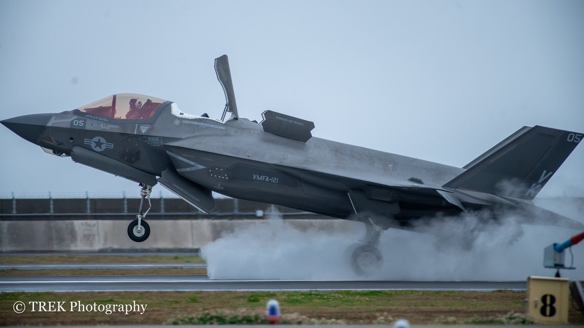 F-35B Short takeoff 

#岩国FD 
#iwakunifd23
#iwakunifriendshipday2023
#FD23 
#岩国フレンドシップデー 
#岩国基地フレンドシップデー 
#Friendshipday 
#GreenKnights 
#VMFA121 
#F35B 
#F35lightnkngii 
#usmarine 
#RJOI 
#MCAS 
#MCASIWAKUNI 
#岩国基地 
#PENTAX 
#pentax_da560