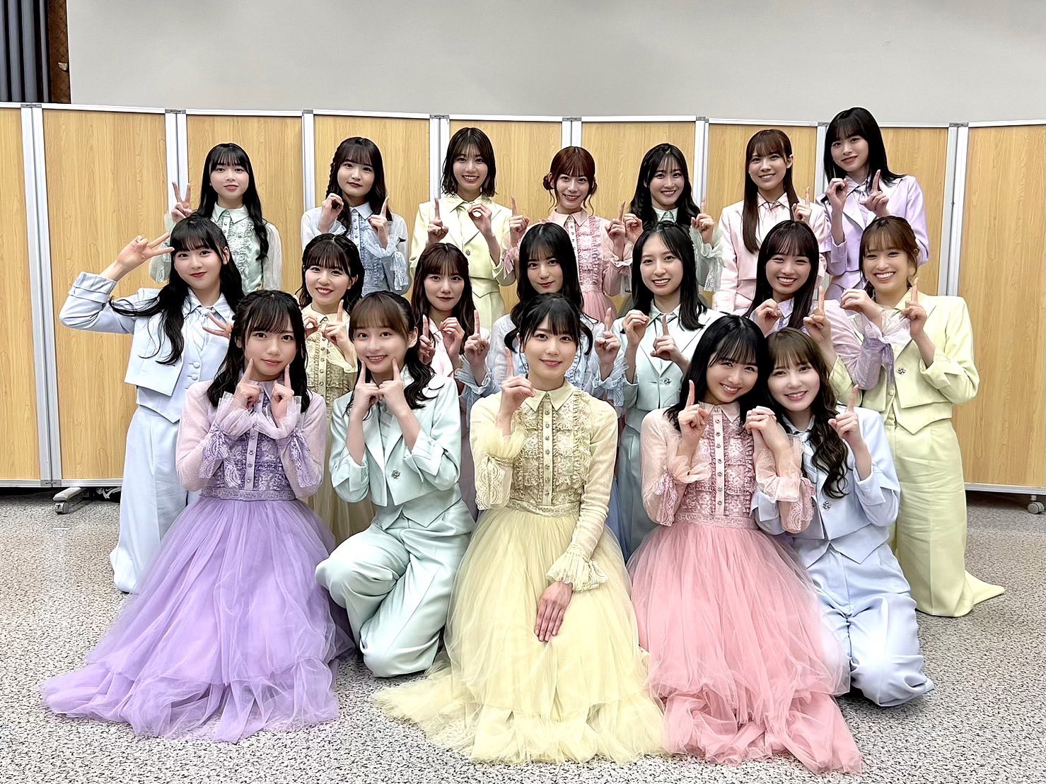 日向坂46
日向坂で会いましょう　11本Blu-rayセット Amazon.co.jp: 絶対的第六感 (TYPE-B) - 日向坂46: ミュージック