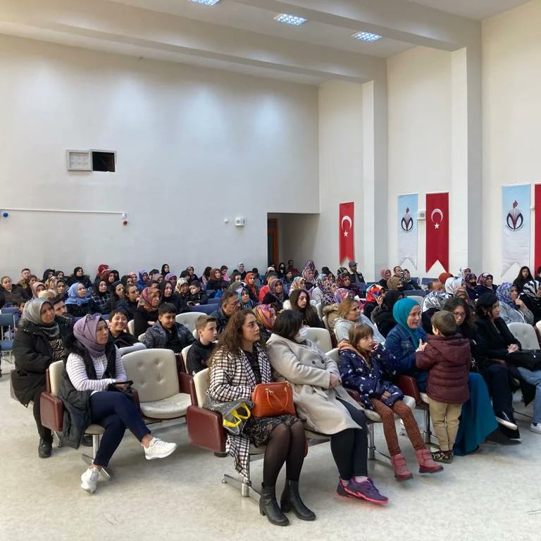 Okulumuz veli toplantısı velilerimizin yoğun katılımı ile gerçekleşti.
<a href="/tcmeb/">Millî Eğitim Bakanlığı</a> 
 <a href="/MemAnkara/">Ankara İl Millî Eğitim Müdürlüğü</a> 
@cumaliatilla21 
<a href="/Harunfatsa/">Harun Fatsa</a> 
<a href="/HasanYILDIRIM61/">Hasan YILDIRIM</a> 
<a href="/altindagmem/">Altındağ İlçe Milli Eğitim Müdürlüğü</a> 
<a href="/menginkahraman/">Mehmet Engin Kahraman 🇹🇷</a>