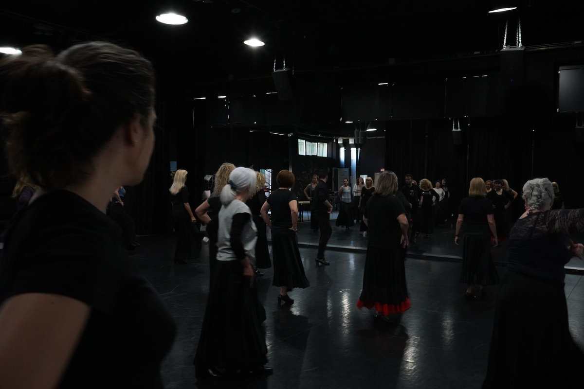 PagesCentro's tweet photo. Nueva jornada del Taller “Alguien abre una puerta”. Danza flamenca para mujeres
#danza #danzaflamenca #PagesCentro #taller #artesescenicas
📸 @HartiHabib https://t.co/hmFDwkGFIl