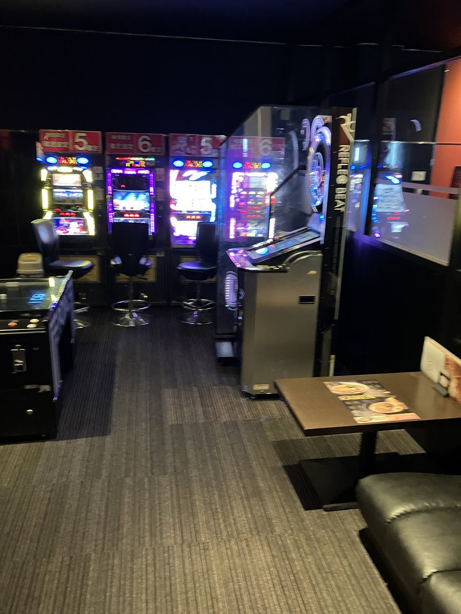 SGG_every_sub's tweet photo. 最高の環境にリフレクあった

周り音ゲなしこいつだけ https://t.co/eZmn44GHQT