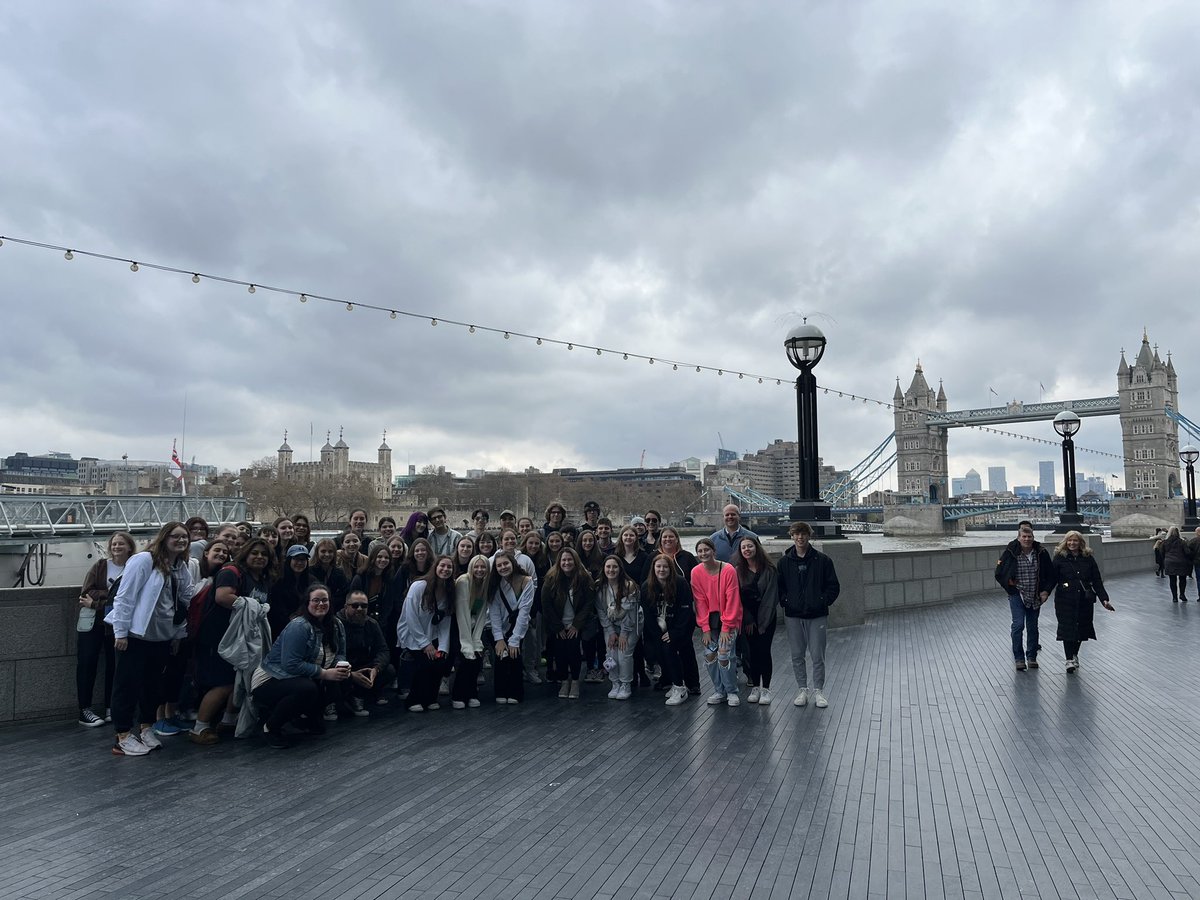 KimBray03's tweet photo. London Day 1! https://t.co/T5YNEMdjwh