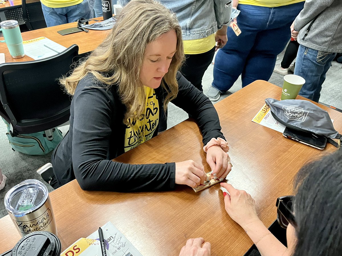 KansasLEADS tweet media