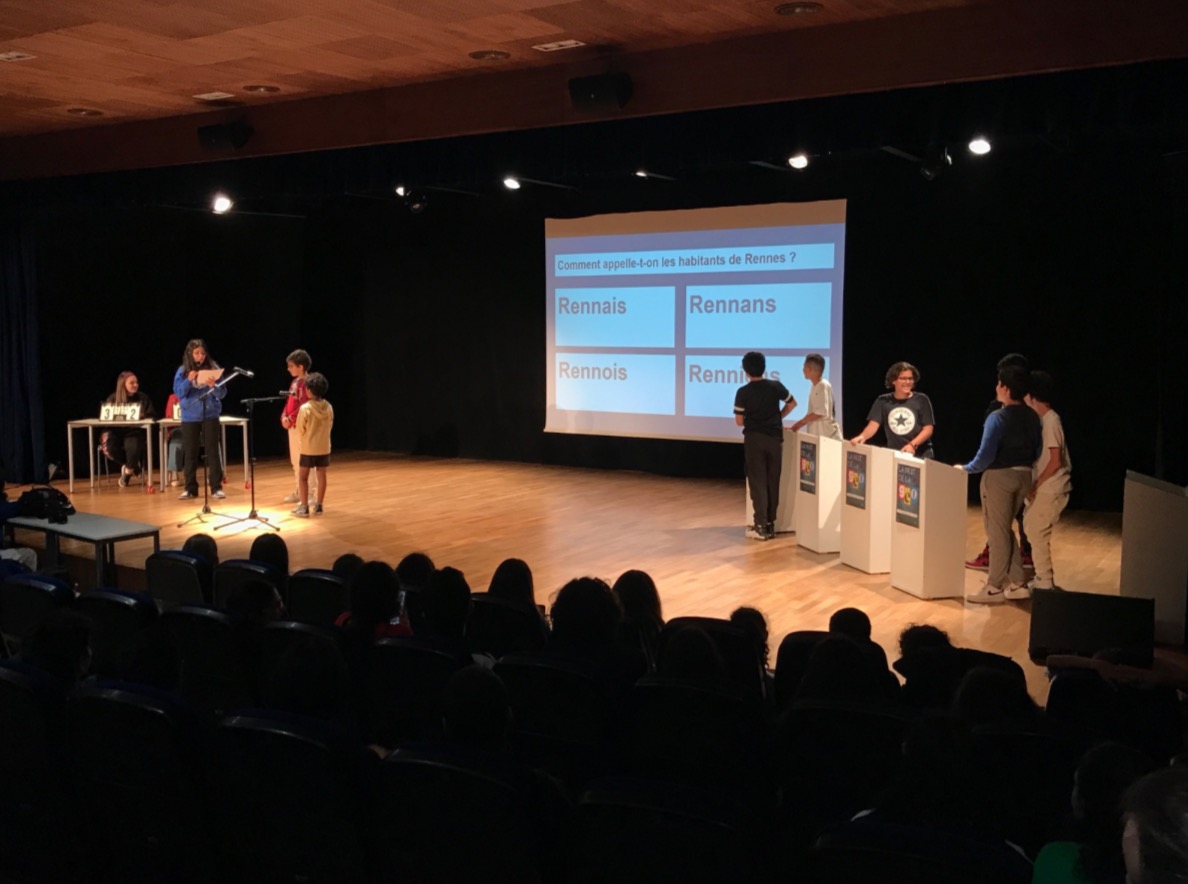 Leprofdhistoire's tweet image. Hier soir on a fait de la géo autrement avec les collégiens et lycéens pour notre première Nuit de la Géographie @GeonightO et c'était vachement bien! #TeamHG