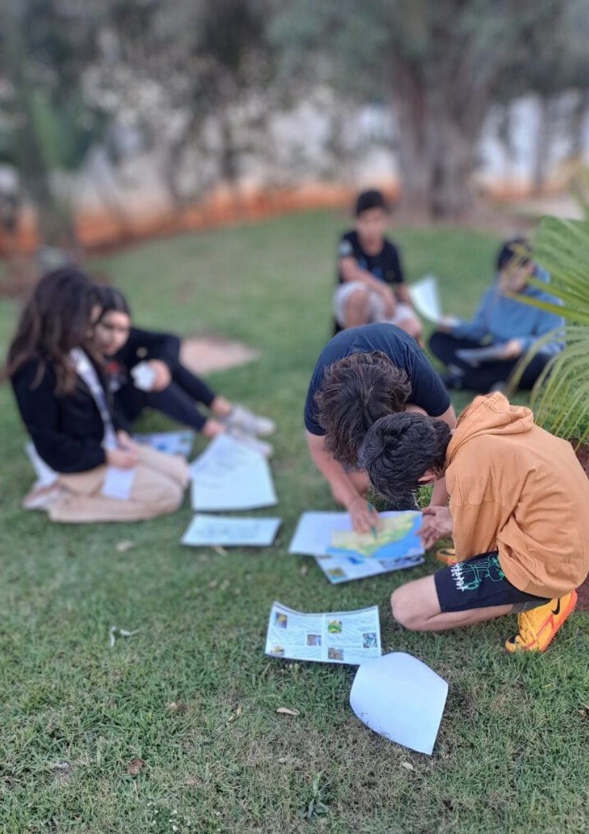 Leprofdhistoire's tweet image. Hier soir on a fait de la géo autrement avec les collégiens et lycéens pour notre première Nuit de la Géographie @GeonightO et c'était vachement bien! #TeamHG