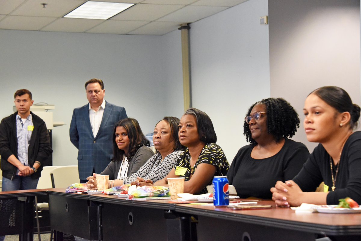 NRWIB's tweet photo. The 2nd cohort of Community Health Worker Training Program graduates received their certificates of completion on 4/13/23. The second CHW classroom cohort began 2/7/23, and is a collaboration between the City, NRWIB, &amp; dedicated worksite partners. Congratulations everyone! https://t.co/seNh6bNWih