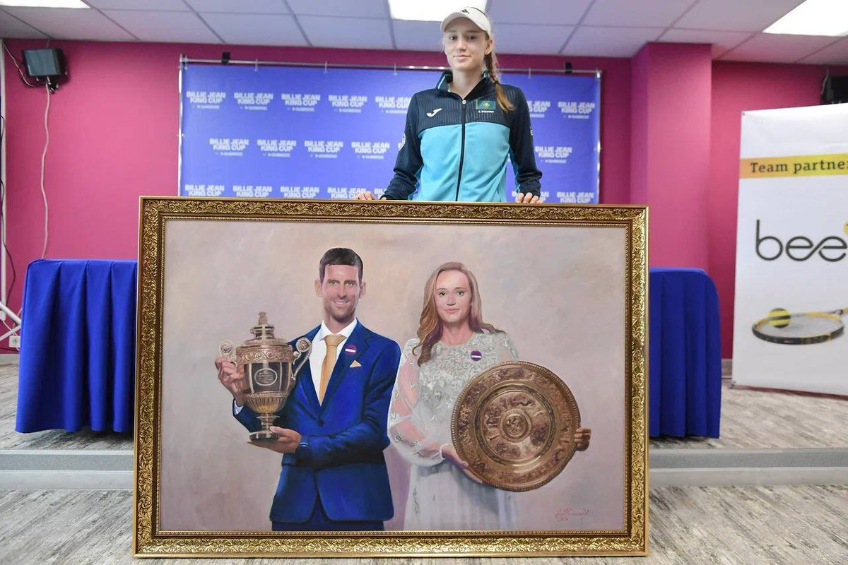 Today, a Kazakh artist 👨‍🎨 Anvar Akramov gifted this beautiful painting to Rybakina after BJC tournament in Kazakhstan. Yes, it’s a legendary pic from #Wimbledon2022
#Djokovic #Rybakina