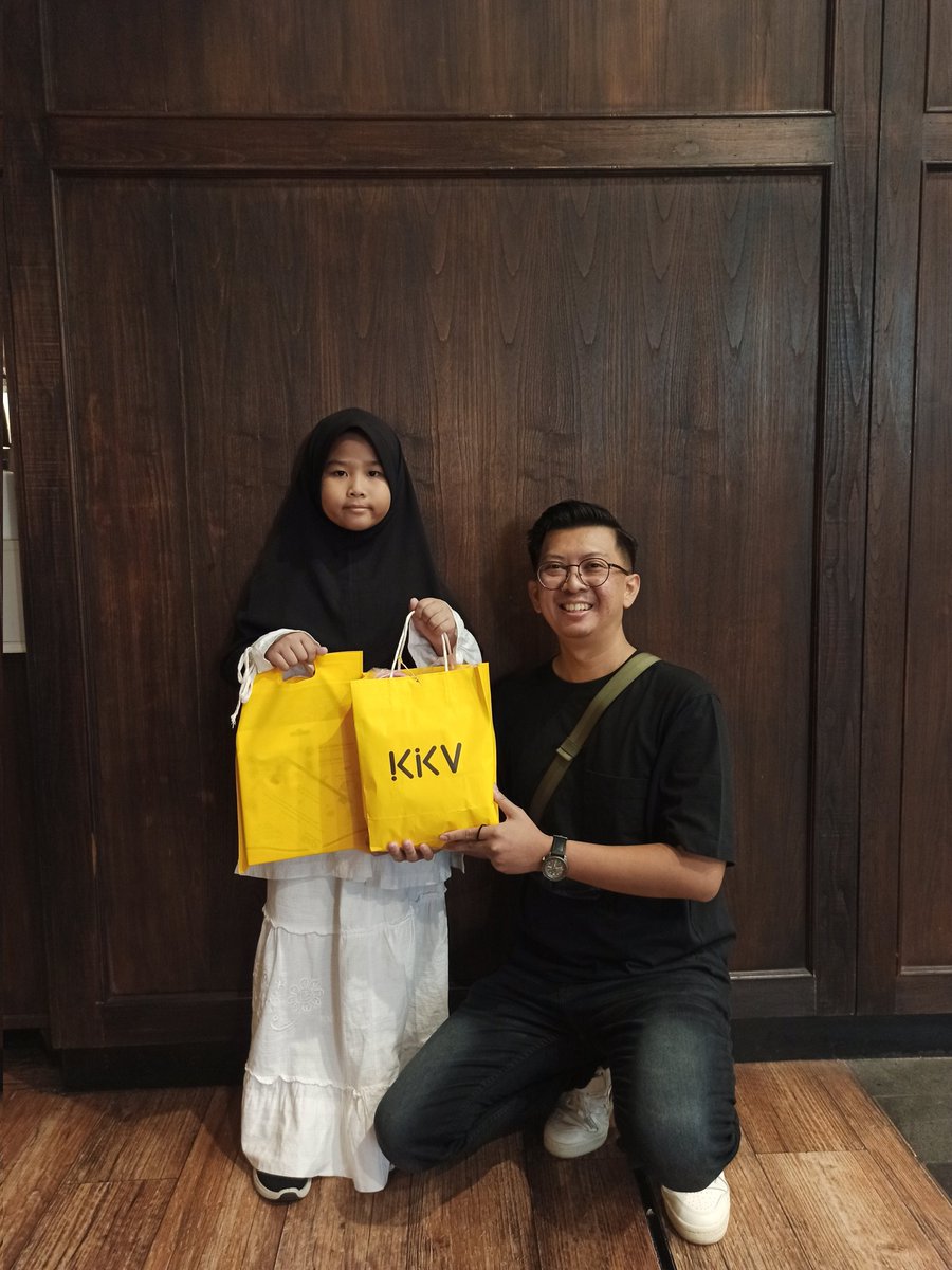 nicowijaya's tweet photo. #Langkahkecilhariini di Ramadan Jadi Kakak Asuh Sehari bersama #jeniuscocreate @JeniusConnect.

Super happy ketemu adik-adik asuh, muterin gandaria city sambil ngajakin belanja kebutuhan adik-adik. https://t.co/76jlO08eFn