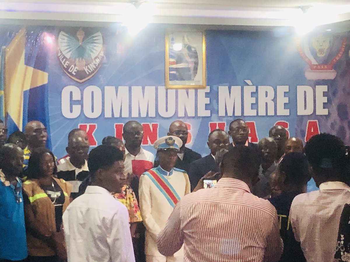 CommuneKinshasa's tweet photo. Le Bourgmestre de la commune de #Kinshasa, Me Bienvenu Mbalibi a présenté à la presse et à la population le bilan de ses 100 premiers jours. Son plan d’action est basé sur la salubrité et la sécurité dans cette commune @DieumerciMat @SMfute @NgobilaM @Presidence_RDC @radiookapi https://t.co/lrFvkSLuIR