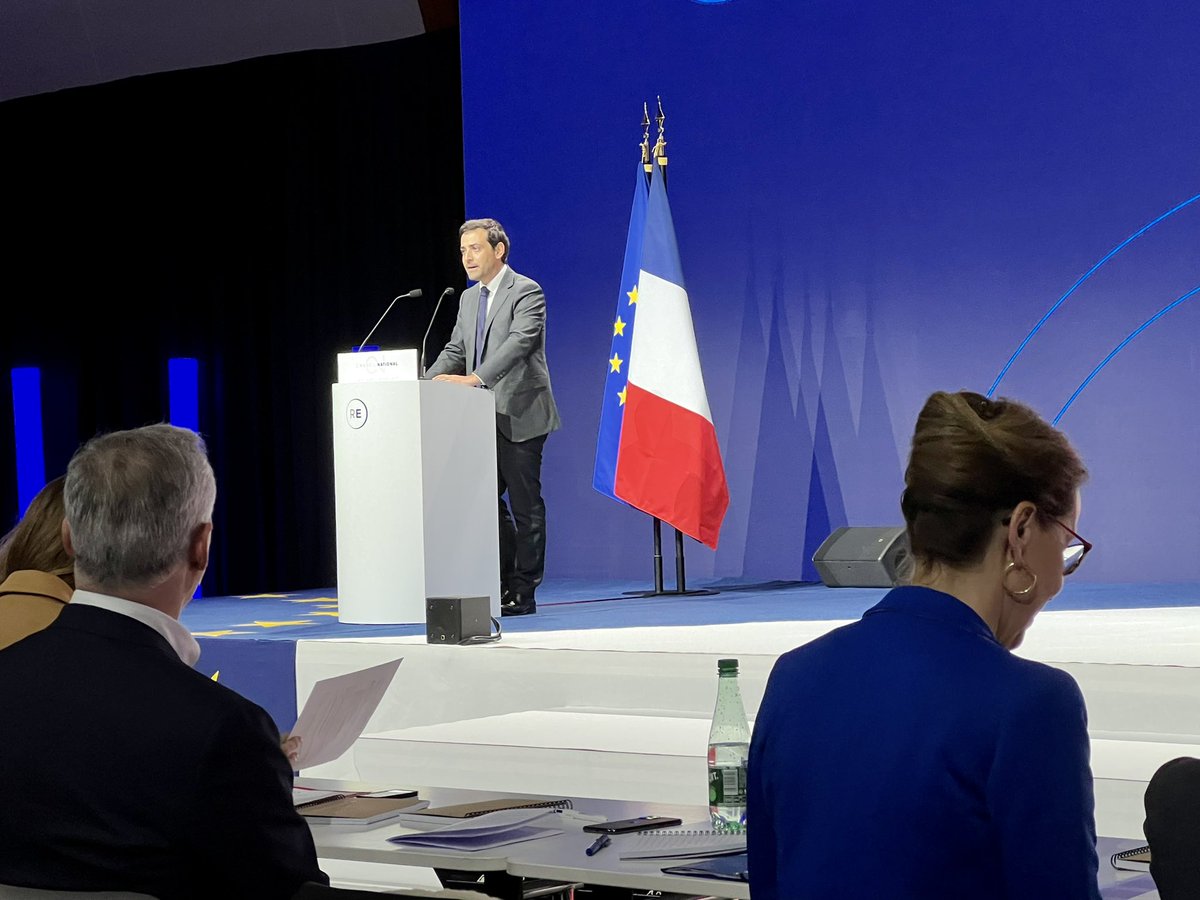 lauriannerossi's tweet photo. Premier Conseil national de @Renaissance : au travail pour débattre ensemble des grandes orientations de notre parti. Pour la France et pour les Français. Les militants des Hauts-de-Seine @92_Renaissance, que j’ai l’honneur de présider et représenter, y prennent toute leur part ! https://t.co/rBZNBZSG1M