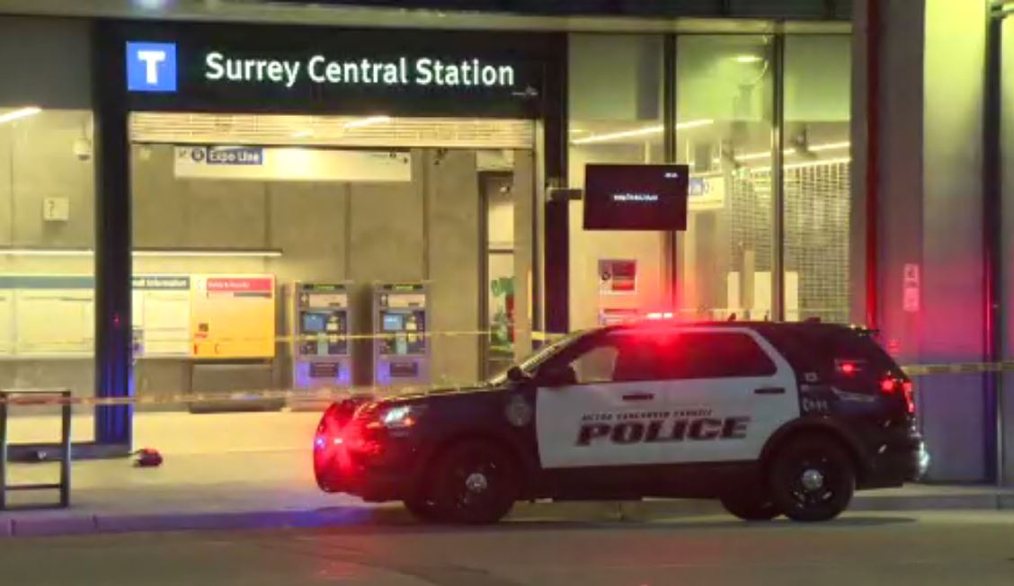 jaydenjhutti's tweet photo. #Breaking Surrey RCMP and Metro Vancouver Transit Police investigating alleged stabbing at Surrey Central Skytrain Station just after 1am Saturday. Details on @GlobalBC News Morning. https://t.co/SAaP5WHBai