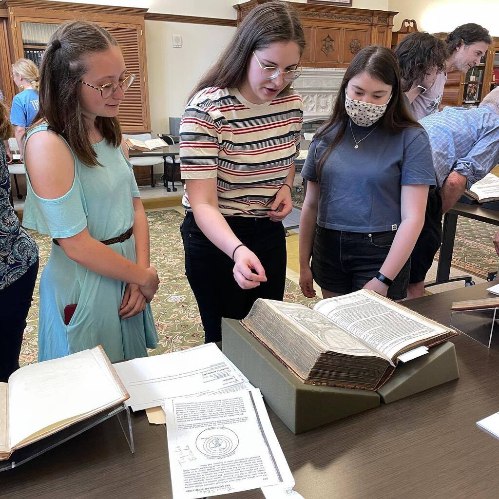 On Friday, April 14, Astronomy Club Open House at Special Collections hosted Lehigh students, faculty and staff who had a chance to get close to some of the iconic works by Ptolemy, Copernicus, Galileo, Kepler, Newton, and American geologist Henry Darwin… instagr.am/p/CrDulysukFF/