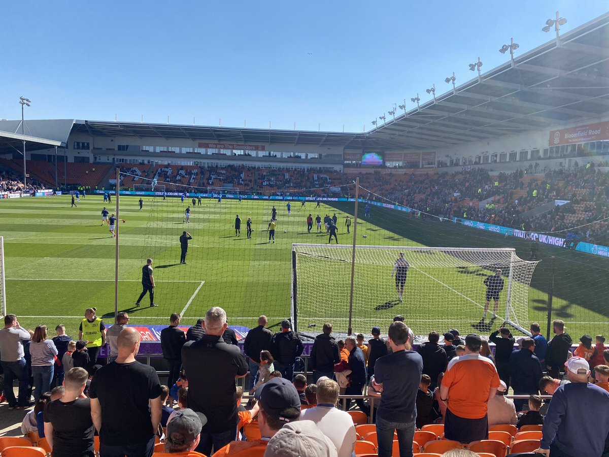 Back in sunny Blackpool for Stephen Dobbie’s 1st home game as manager. Come on you Pool!