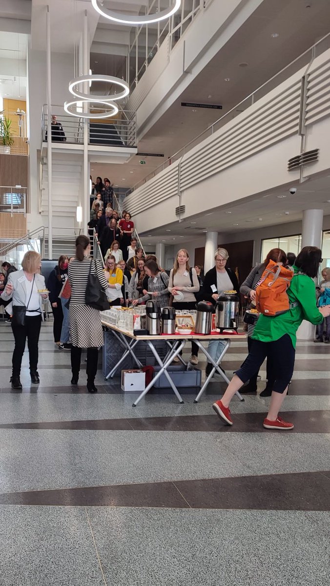 KaTuSymposium's tweet photo. 20-vuotias #KäTu2023 päätettiin aurinkoisessa Turussa.

Iso kiitos kaikille esiintyjille, osallistujille ja sponsoreille! Kiitos myös järjestäjille ja opiskelija-avustajille! Me kaikki yhdessä mahdollistimme tämän KäTun♡

Ensi vuonna KäTu on Tampereella.
#SKTL #UniTurku https://t.co/1nTjzyaW1Y