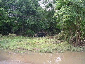 MDSHA's tweet image. #DYK: A mere 6 inches of fast-moving water can knock over an adult, and it takes just 12 inches of rushing water to carry away most cars? It’s NEVER safe to drive, bike, or walk into flood waters.  

#FloodAwareMD 
#PrepTips 
#KnowYourRisk 
#ReduceYourRisk