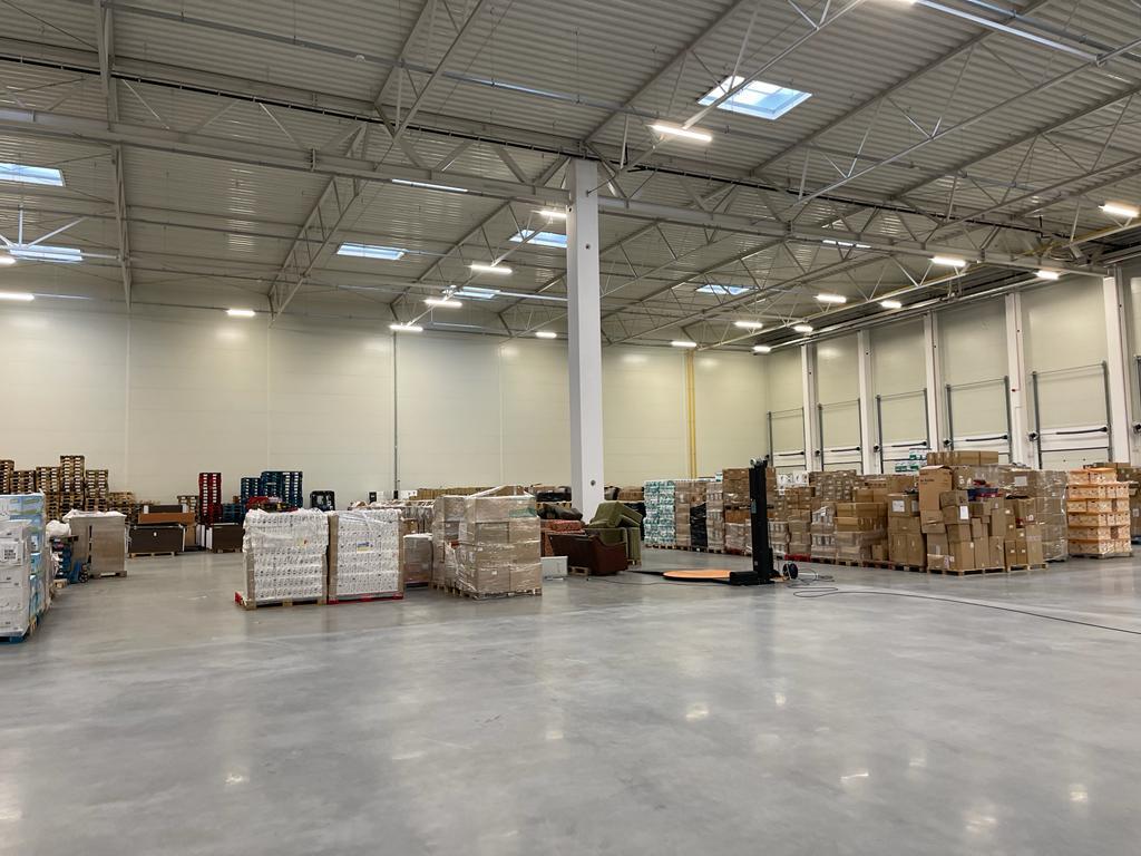 JeremyGilley's tweet photo. Lublin, Poland. Caritas warehouse the distribution point of humanitarian aid. #Ukraine #PeaceOneDay #PeaceDay #OneMineOneLife https://t.co/GzsJFDaDBJ