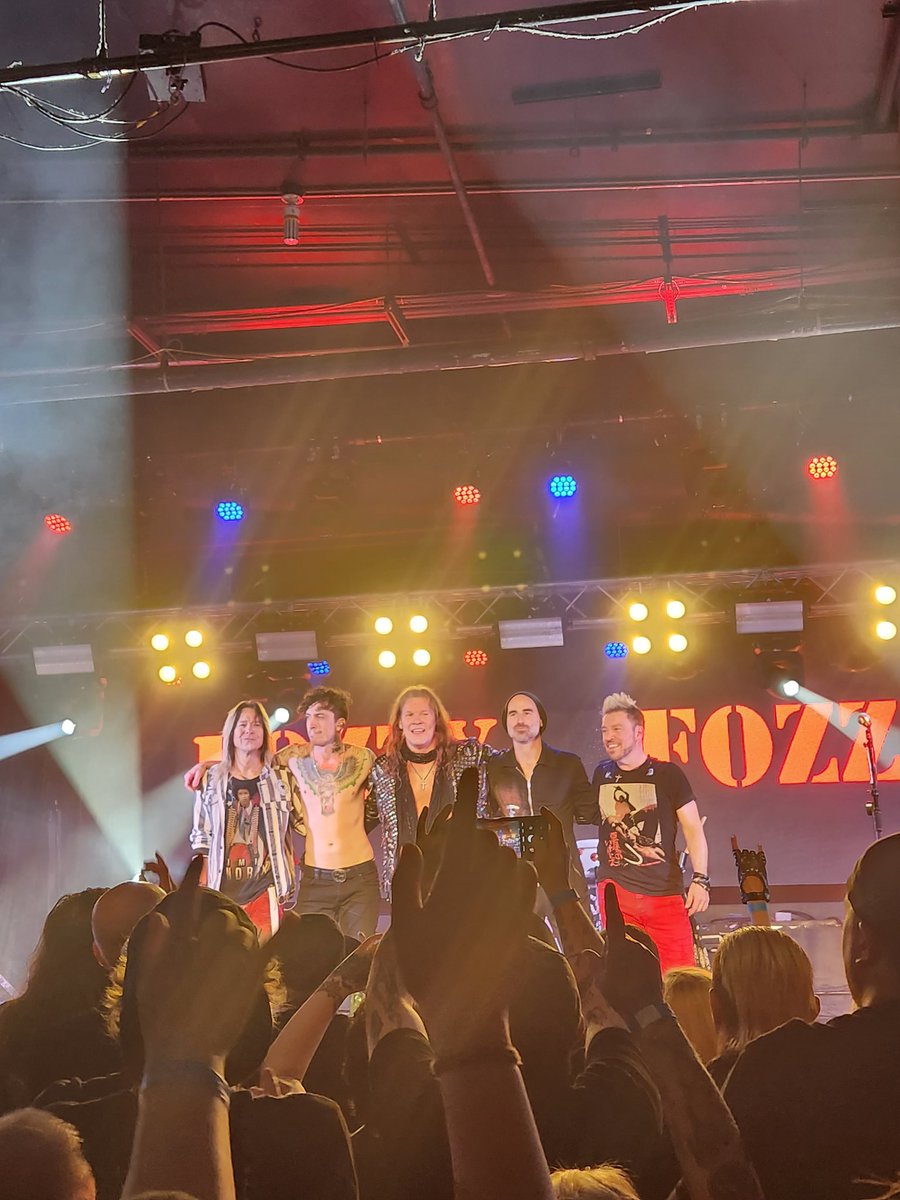 Last night was fucking amazing. I had the time of my life again. @NoxAffair and @7thDaySlumber was amazing. They killed it. And off course @FOZZYROCK @IAmJericho rocked the house. It was a great fozzy Friday