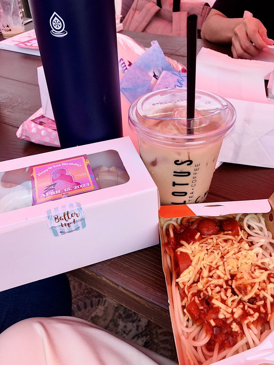 shaneniwhee's tweet photo. Appreciating all the people who have prepared these for all of us! 🥺💗

Solid po kayooo 🙇🏽‍♀️ We enjoyed everything, thank you po sainyo &amp; pati kay Tita @iheart_wheein forda round 2 sa kape, grabe yung tibok ng puso ko kanina chz 🫶 

#MooEventsMNL #HappWheeBirthday 
 #휘인 #WHEEIN https://t.co/KUYVQTiDwB