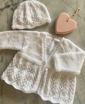 🛒  shopinireland.ie/product/baby-h…

Celebrate your new bundle of joy with a timeless gift - a Traditional Style Baby Cardigan! 

 #shopinireland #buyirish #supportlocal #supportirishbusiness #madeinireland #shopirish #madelocal  #irishcraft #irishgifts  #babycardigan #handknit